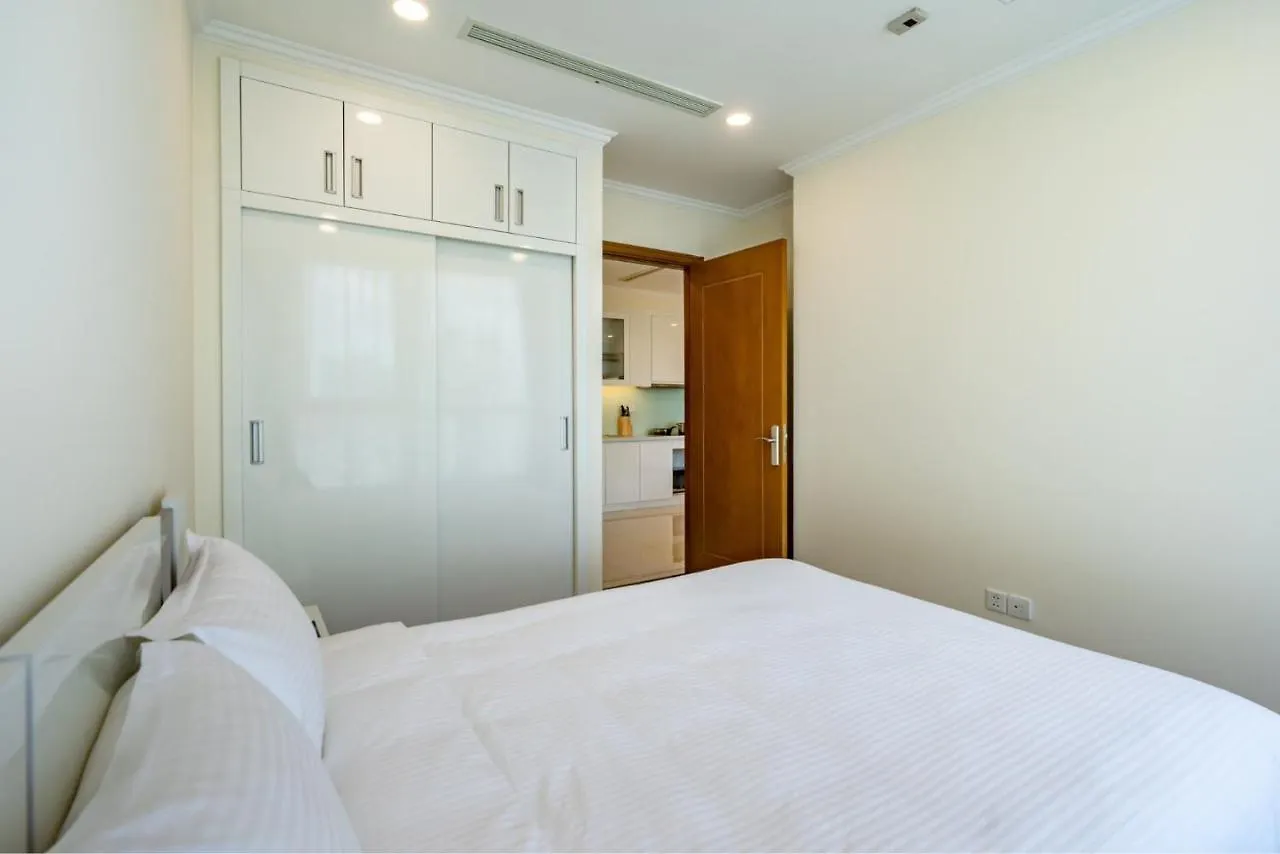 Luxury Vinhomes Central Park Humi Apartment 호치민